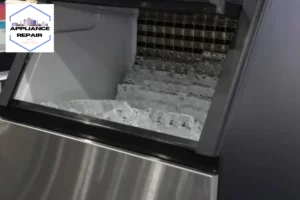 Cube ice in ice making machine