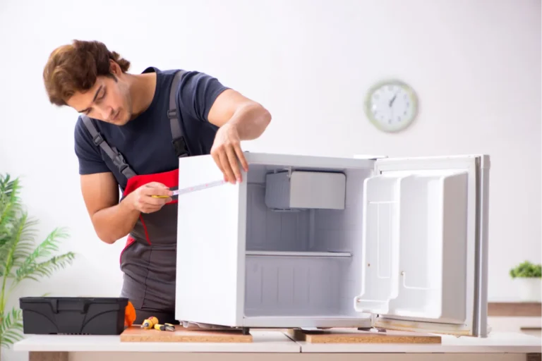 contractor repair fridge